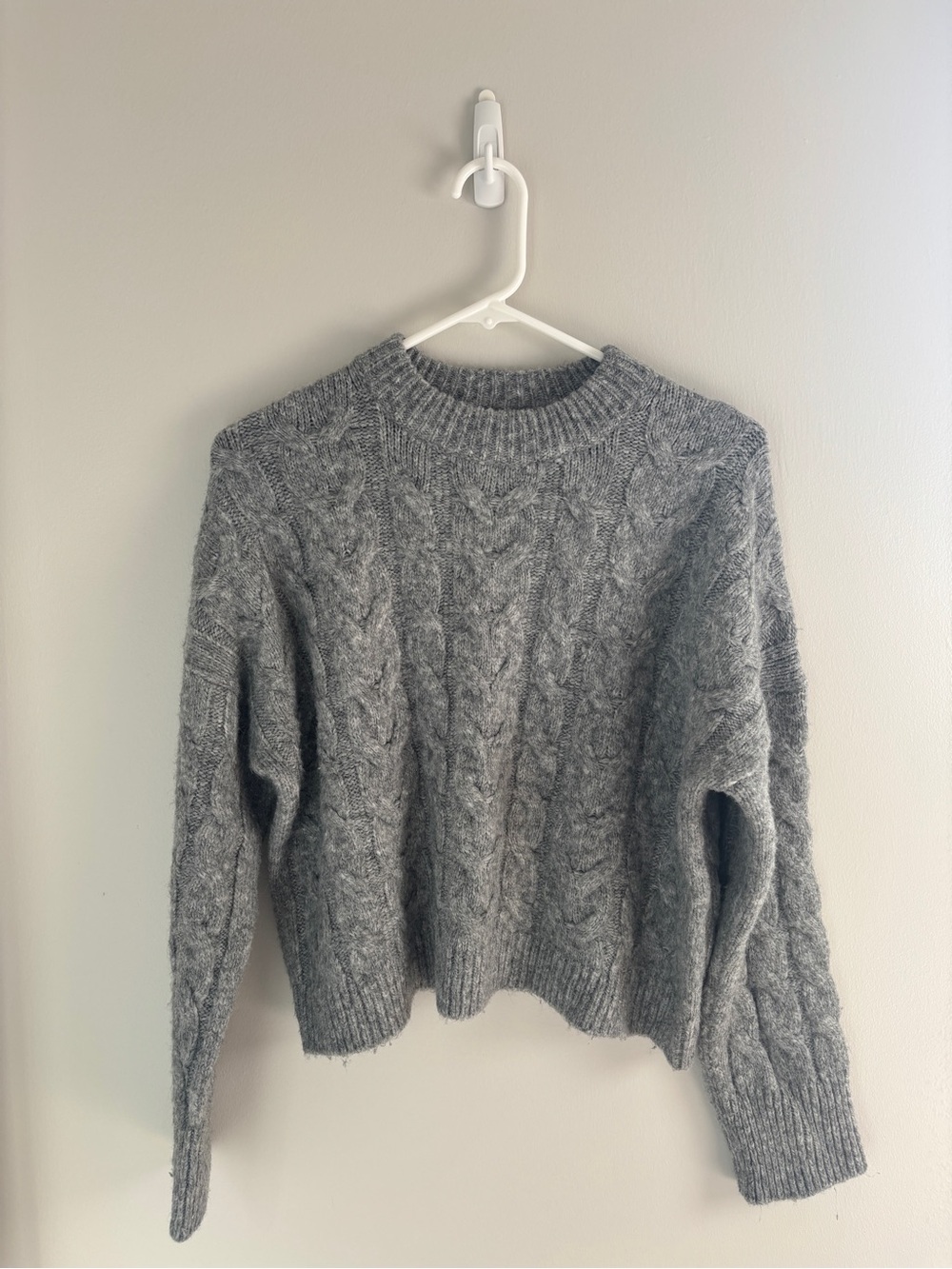 Abercrombie & Fitch Gray Cable Knit Crew Sweater